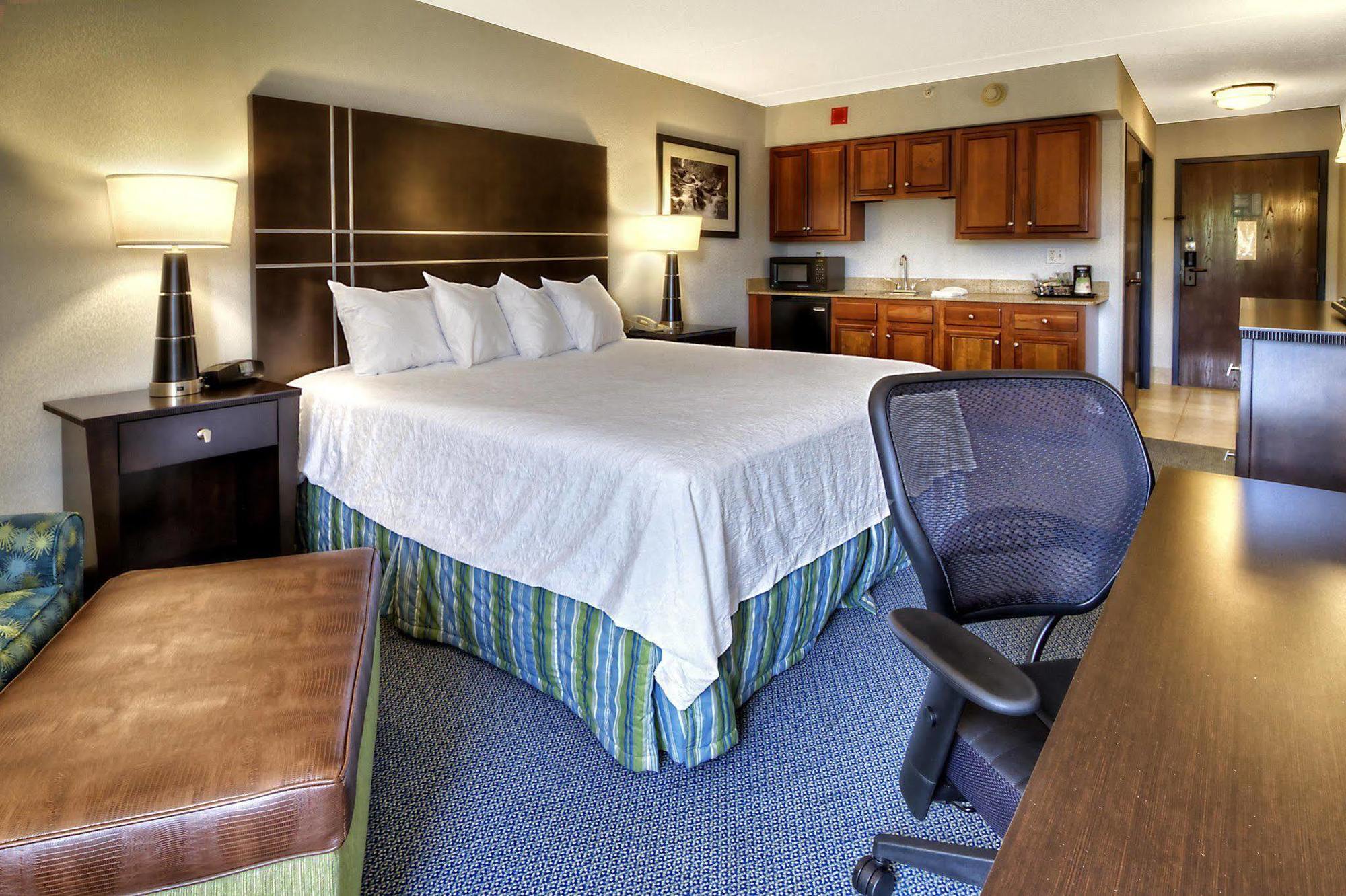 Hampton Inn Greensburg Exterior foto